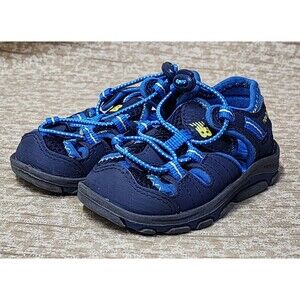 NEW BALANCE Toddler Little Boys Adirondack Sandals Bungee Outdoor Hiking 6 US